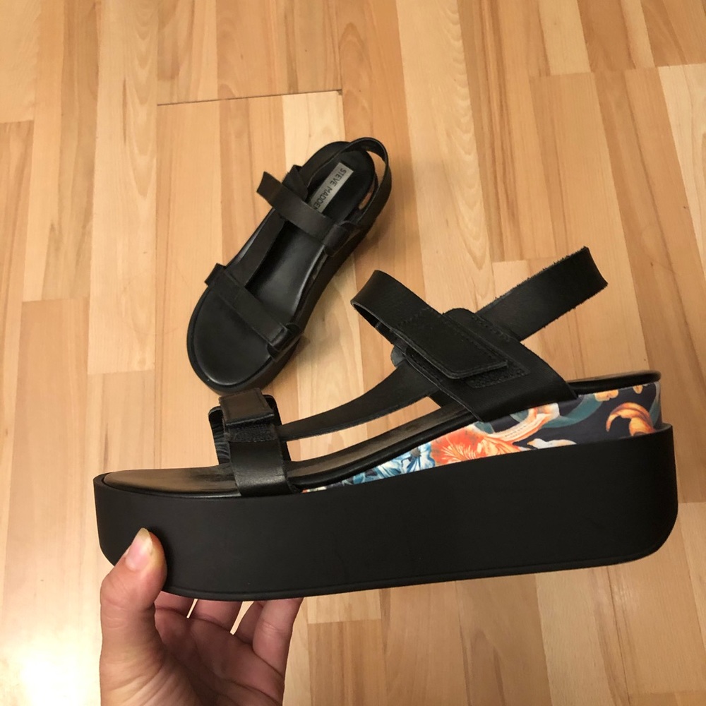 Steve Madden Platform sandals size 38 (us8)